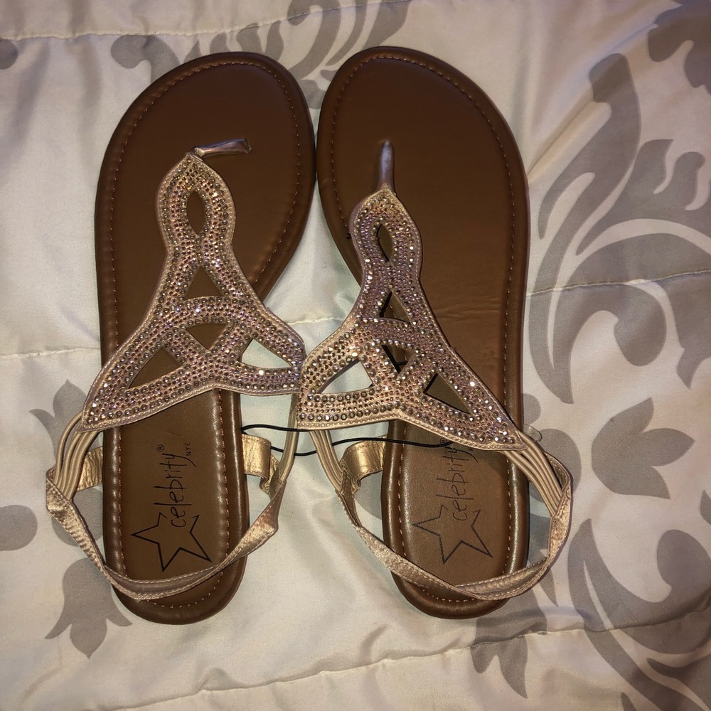 Gold strapped sandals🌟